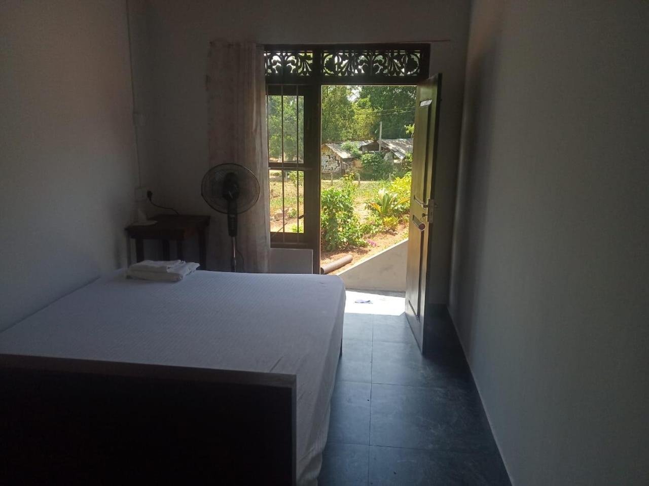 Rock Villa Relax City Resort Mihintale Bagian luar foto